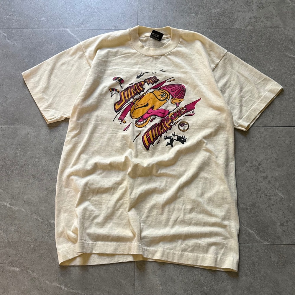 Vintage 80s Screen Stars Best Jump The Hump Parachutes T-Shirt Size Large